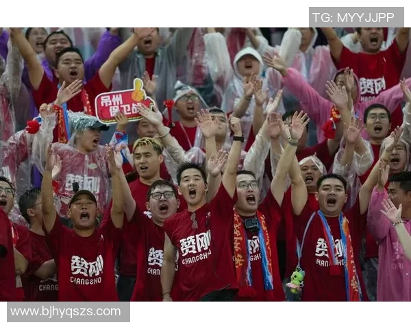 足球明星背后故事揭秘男星背后的奋斗与荣耀瞬间